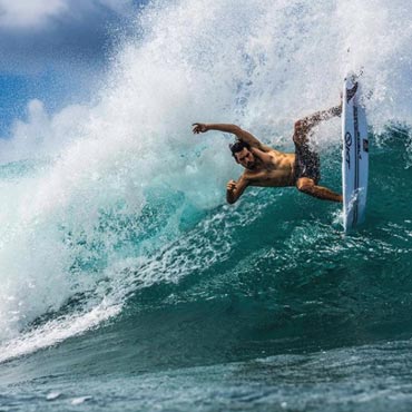 Kain Daly Surfing